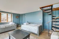 Spacious Riverfront Home w/ Dock in St Clair! - Homestays