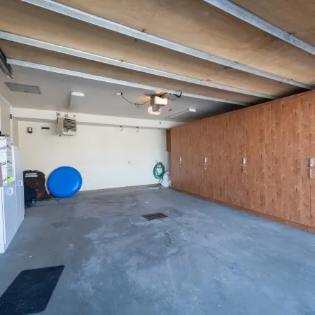 Deer Valley Luxury Mountainside Escape, Outdoor Seating, Private Hot Tub, Walk to Hiking Trails