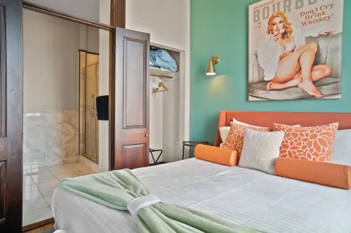 Southern Charm and Comfort on the Bourbon Trail- Trail Suites Inn, Suite A