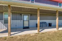 Pet-friendly Countryside Retreat in Whiteland!