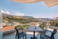 Sun George Hotels in Himarë