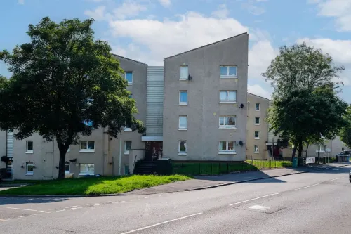 2 Bedroom Flat - Free Parking Hotels in Clydebank