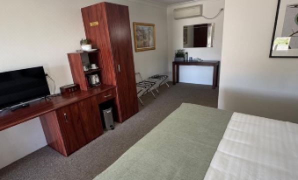 Marulan Motor Inn