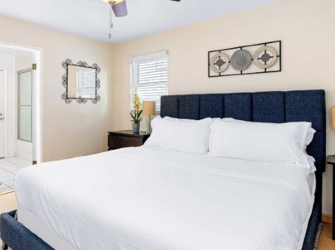 Sunny Venice Beach Home With Open Living & Walkability to Abbot Kinney Venice Drift by Avantstay