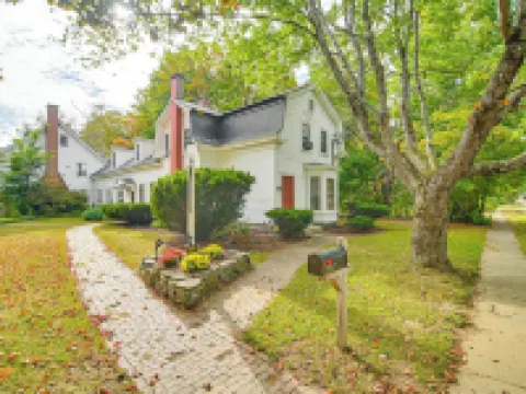 1 Mi to Main St Fryeburg: Historic Family Home Hotels in Fryeburg