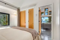 Fogged Inn - 4-Star