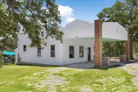 Hill Country Relaxstation Getaway - Wifi