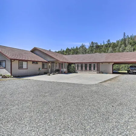 Private Pool and Game Room Family Weaverville Gem