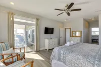 Beachfront Paradise w/ Pool on St. George Island! - Parkplatz