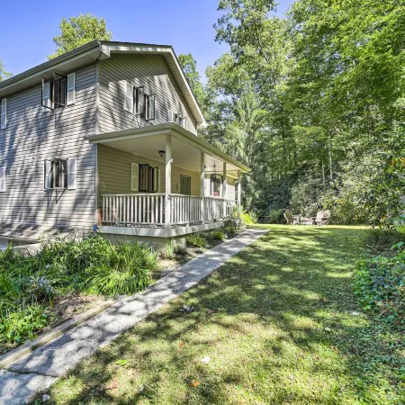 Brevard Retreat ~ 3 Mi to Downtown!