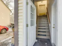 Delafield Vacation Rental Near Lakes and Parks! Hotel di Delafield