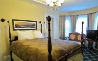 The Roses Heritage Inn - Bed and Breakfasts