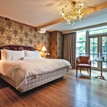 The Ivy at Verity โรงแรมใกล้Danforth Ave