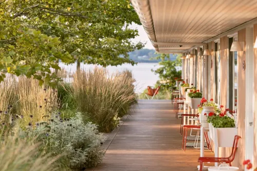 Silver Sands Motel & Beach Bungalows