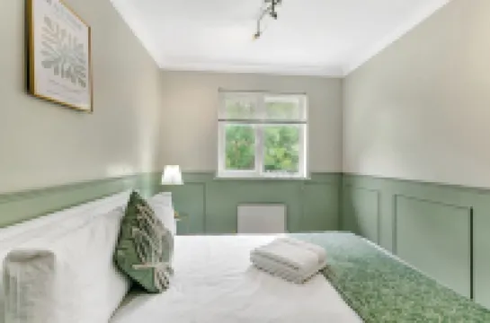 5 Bedroom Contractor Relocation Stay with Fast Wifi Weekly & Monthly Surrey Hoteles en 