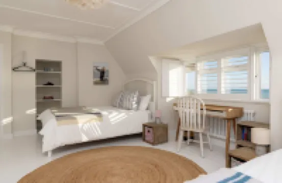 Luxury Beachfront Retreat for 14 With Hot Tub