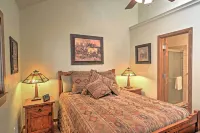 Red River Home w/ 2 Balconies - 1 Block to Main St - Lejligheder