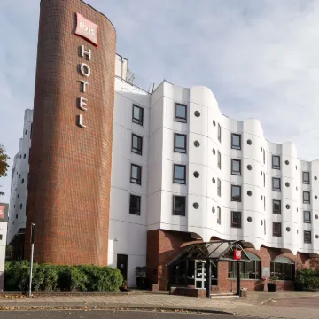 Ibis Portsmouth Centre Hotels near HMS Victory
