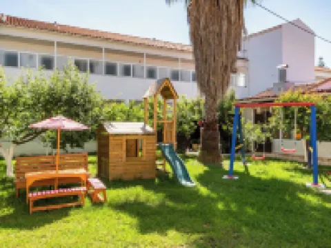 Konstantina Apartments Hotels in Kávos