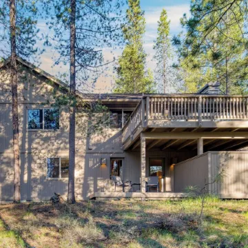 Quail by Avantstay Great Location + Game Room, Hot Tub, & Deck!