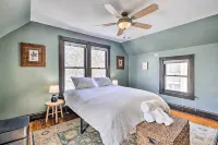 Newly Renovated Home Close to Dtwn Lawrence! - Pet friendly