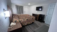 Royal Inn - Motels