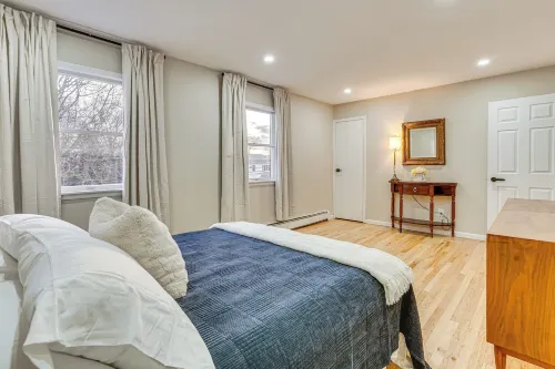 Shop, Hike, Golf & Swim: Inviting Deer Park Escape - Homestays