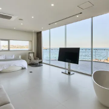 Pohang Horizon Poolvilla