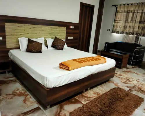Hotel Punjabi Haandi Hotels in Rudrapur