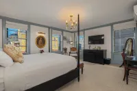 The Davenport Inn