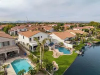 Ritz Laguna Cove, Heated Pool Included in Price