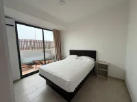 JoLi Beach House - Spacious Ground Floor T2 Apartment Отели в г. 