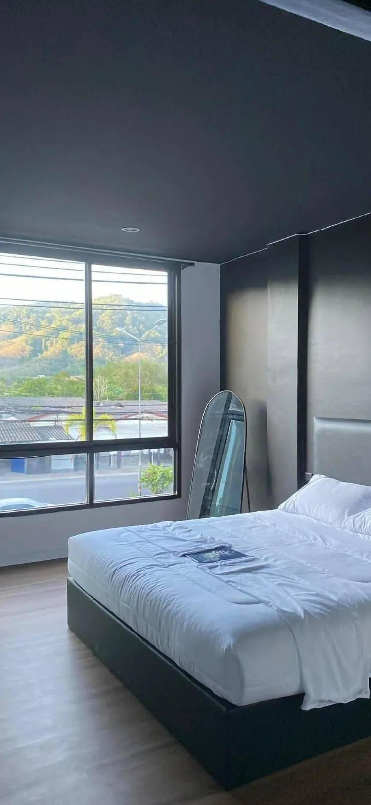ห้องคอมฟอร์ตพร้อมระเบียงและวิวภูเขา(เตียงคิงไซส์)