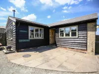 Cottage in Norton With Tennis Court & Patio - Country Houses