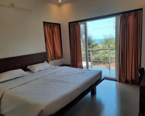 Raapan Beach Resort Hotels in Malvan