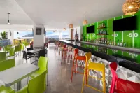 Decameron La Marina Guayabitos, Ramada All Inclusive Resort - bar