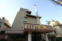 Buyeong Motel Donghae - موقف سيارات