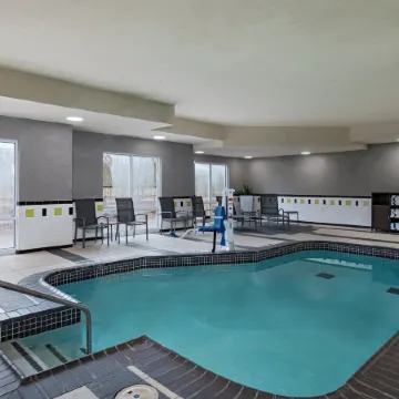 Holiday Inn Express & Suites PRYOR by IHG