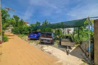 Apartments Jug - parking