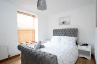 Apartment 2 Bedroom, Ballyhackamore - Hot Tub