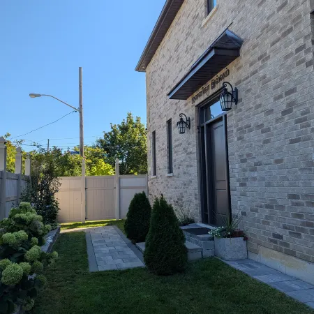 Private Room with Own Facilities in Toronto Apartment Отели рядом с достопримечательностью «Скарборо»