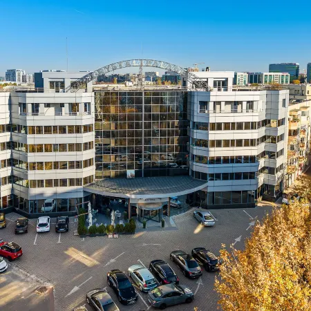 Crystal Palace Hotel Отели рядом с достопримечательностью «Дворец Чаушеску»