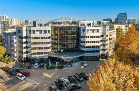 Crystal Palace Hotel Hotels near BOC Tower