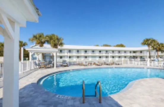 Destin Inn & Suites