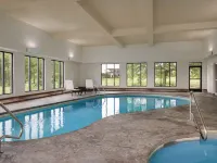 La Quinta Inn & Suites by Wyndham Springfield Airport Plaza Hotels in Springfield