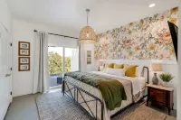 Gorgeous Home with Hot Tub 5Min from the River
