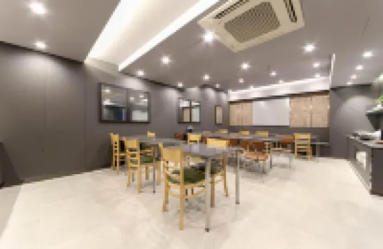 คาซาเดย์ โฮเทล