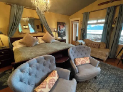 The Tuwanek Hotel and Spa