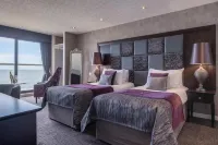 Number 44 Hotel & Bar