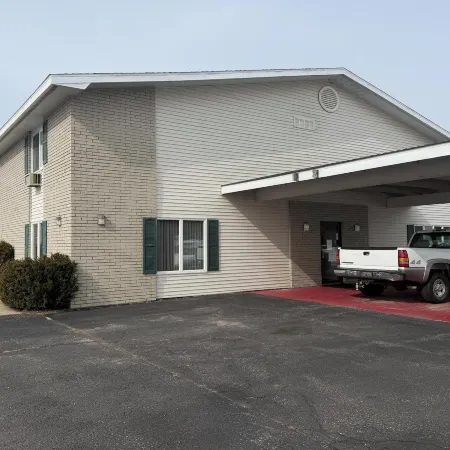 Super 8 by Wyndham Iron Mountain